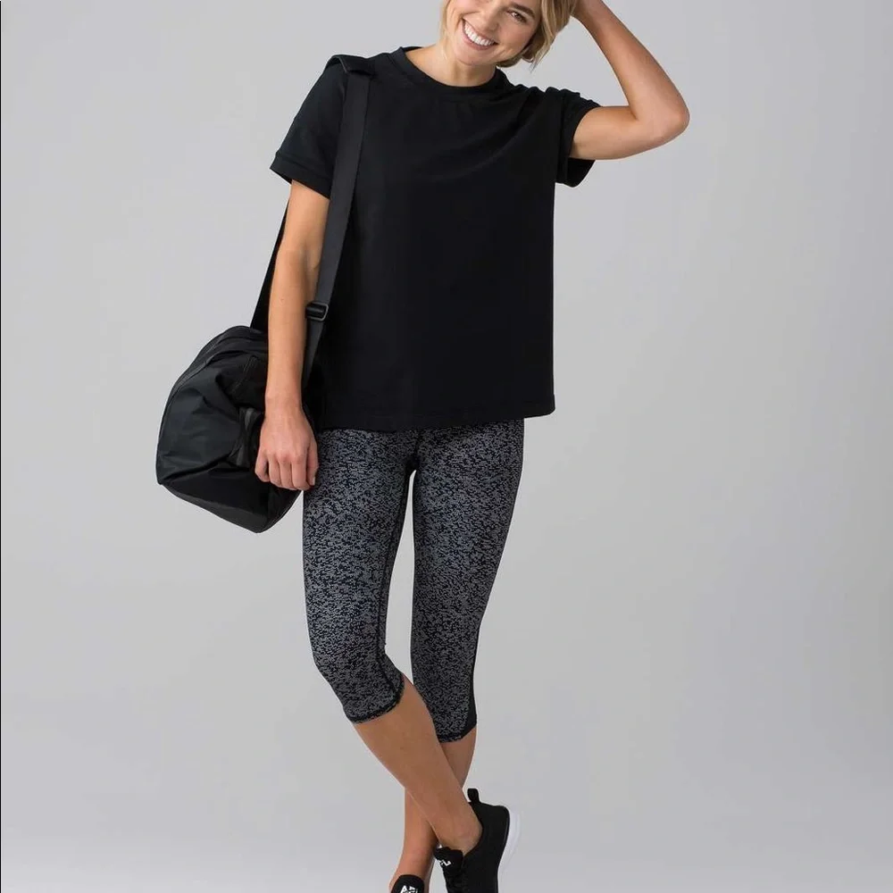 lululemon athletica Black Short Sleeve Tee